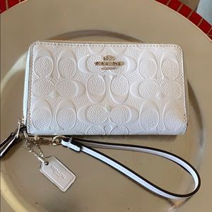 Coach Medium Zip Around wallet